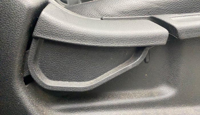 2019 Hyundai VENUE SX PLUS 1.0 TURBO DCT, Petrol, Automatic, 93,059 km, Driver Side Adjustment Panel