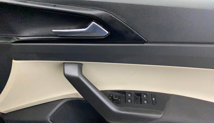 2022 Skoda SLAVIA AMBITION 1.0L TSI MT, Petrol, Manual, 39,196 km, Driver Side Door Panels Control