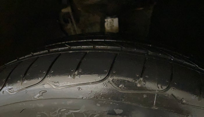 2022 Skoda SLAVIA AMBITION 1.0L TSI MT, Petrol, Manual, 39,196 km, Right Front Tyre Tread