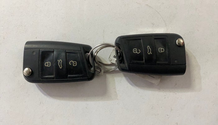 2022 Skoda SLAVIA AMBITION 1.0L TSI MT, Petrol, Manual, 39,196 km, Key Close Up