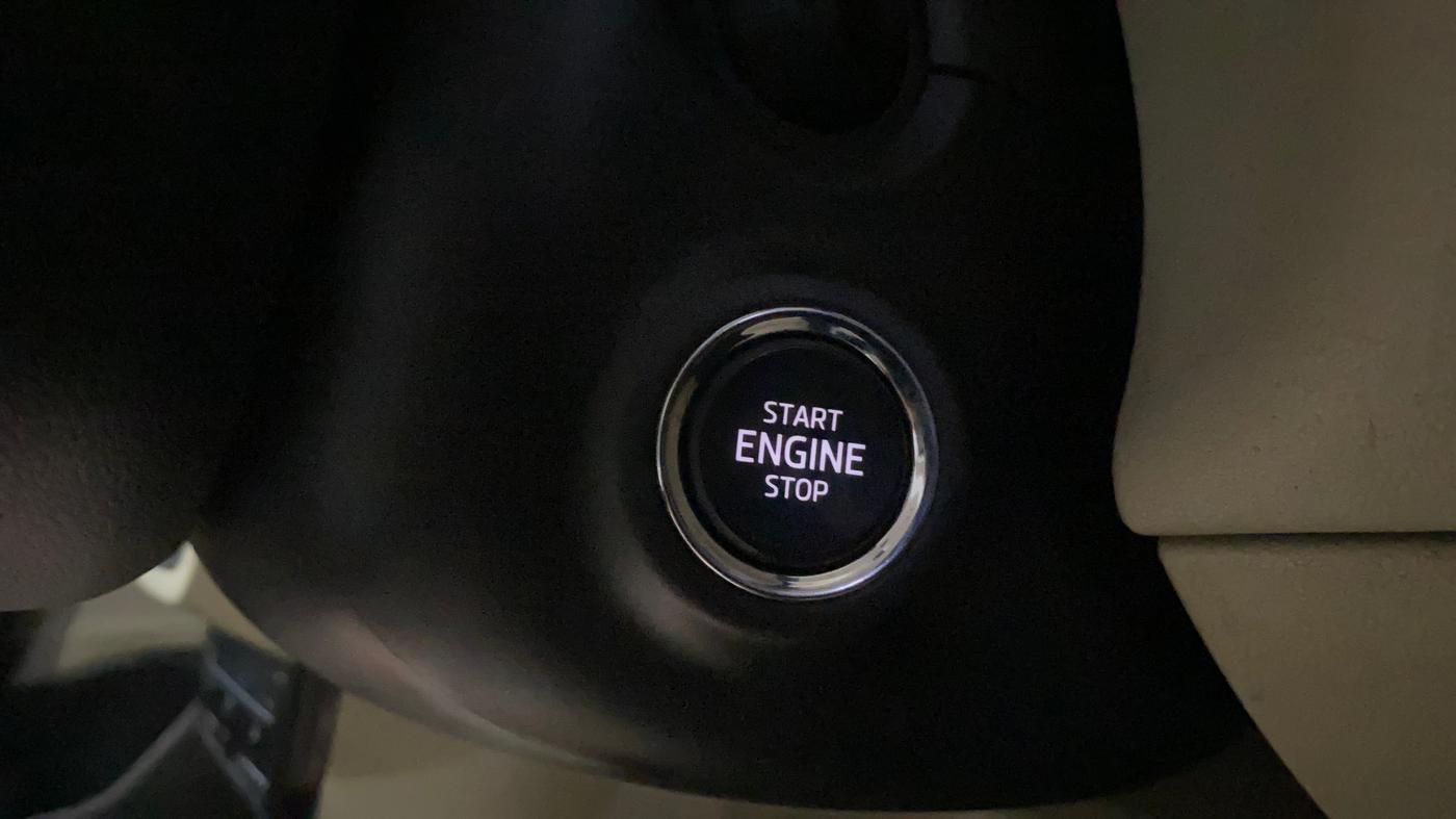 2022 Skoda SLAVIA AMBITION 1.0L TSI MT, Petrol, Manual, 39,109 km, Keyless Start/ Stop Button