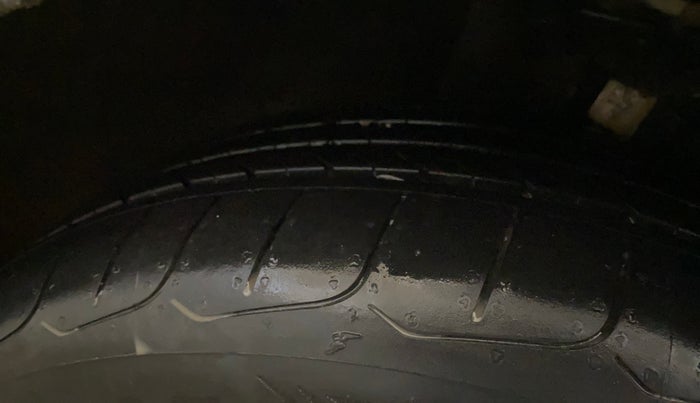 2022 Skoda SLAVIA AMBITION 1.0L TSI MT, Petrol, Manual, 39,196 km, Left Front Tyre Tread