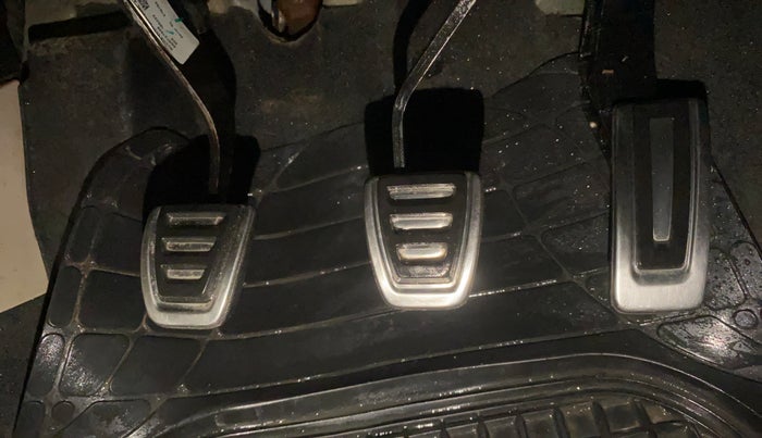 2022 Skoda SLAVIA AMBITION 1.0L TSI MT, Petrol, Manual, 39,196 km, Pedals