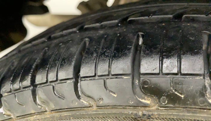 2018 Maruti Wagon R 1.0 LXI CNG, CNG, Manual, 83,761 km, Right Rear Tyre Tread