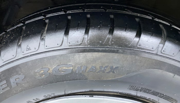 2018 Maruti Swift VXI D, Petrol, Manual, 30,293 km, Left Front Tyre Tread