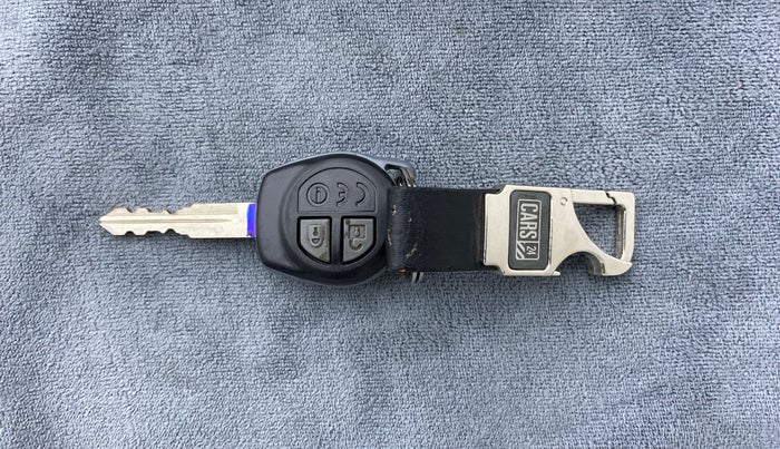 2018 Maruti Swift VXI D, Petrol, Manual, 30,293 km, Key Close-up