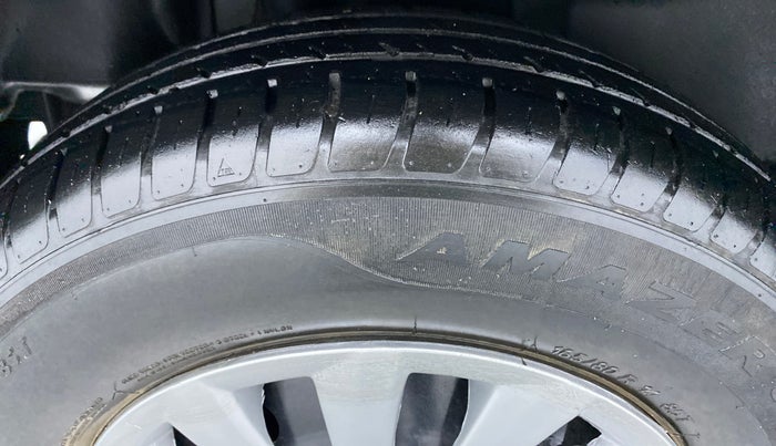 2018 Maruti Swift VXI D, Petrol, Manual, 30,293 km, Right Rear Tyre Tread