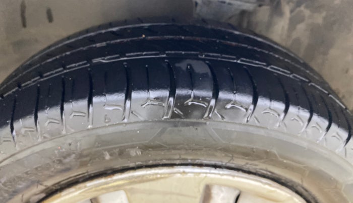 2013 Maruti Alto K10 LXI, Petrol, Manual, 90,391 km, Left Front Tyre Tread