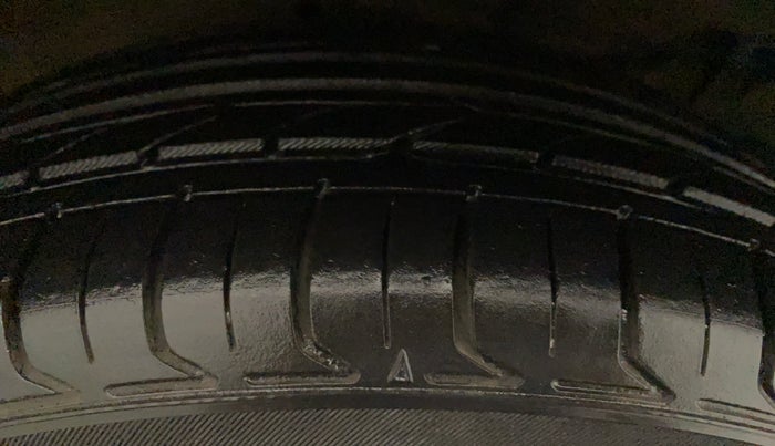2017 Maruti Ciaz SIGMA 1.4 MT PETROL, Petrol, Manual, 75,480 km, Right Rear Tyre Tread