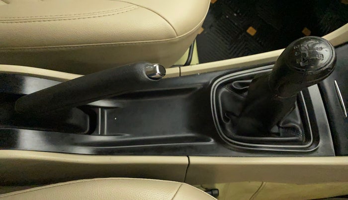 2017 Maruti Ciaz SIGMA 1.4 MT PETROL, Petrol, Manual, 75,480 km, Gear Lever