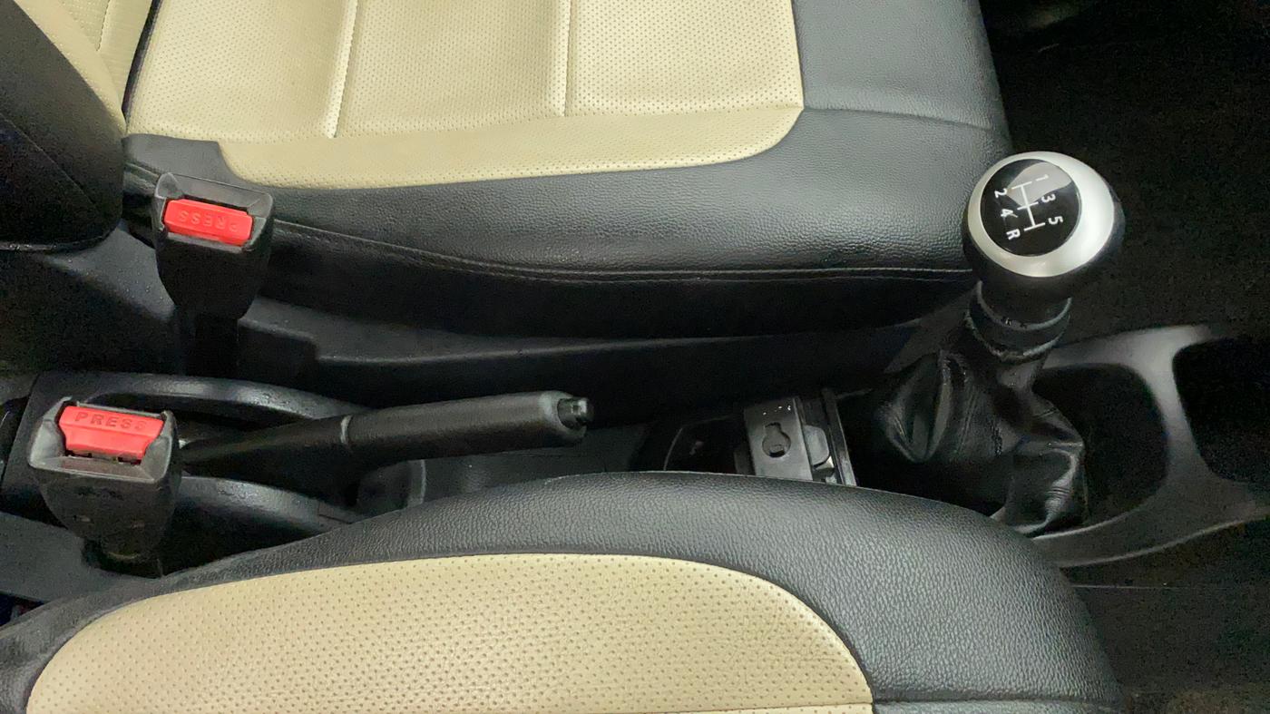 2012 Maruti Wagon R 1.0 LXI, Petrol, Manual, 46,399 km, Gear Lever