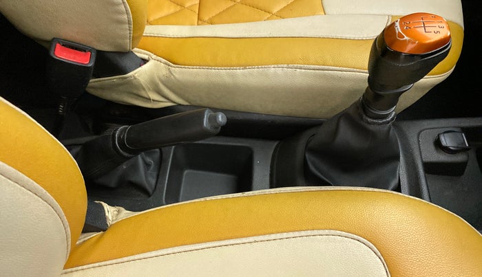 2019 Renault Kwid CLIMBER 1.0, Petrol, Manual, 74,170 km, Gear Lever