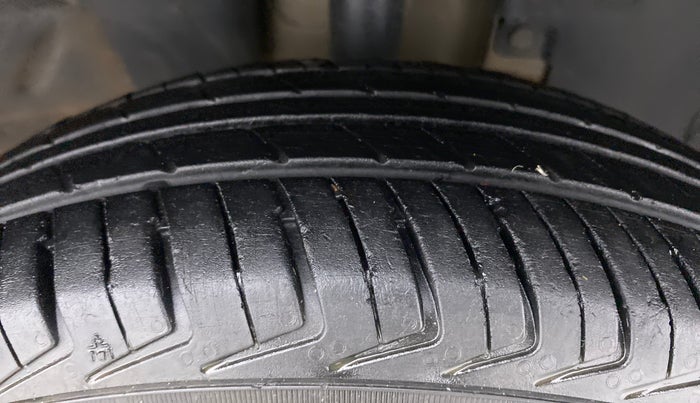 2019 Renault Kwid CLIMBER 1.0, Petrol, Manual, 74,170 km, Right Front Tyre Tread