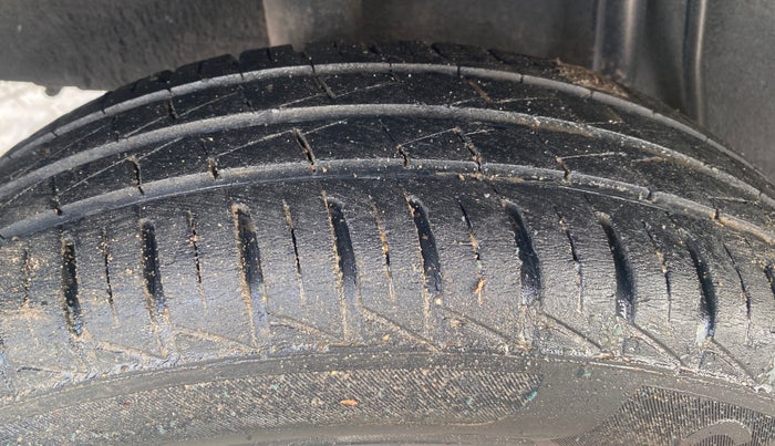 2021 Datsun Redi Go A, Petrol, Manual, 40,360 km, Right Rear Tyre Tread