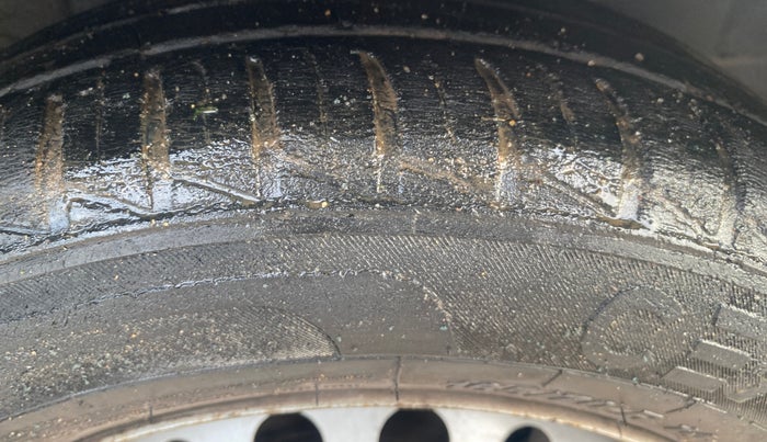 2021 Datsun Redi Go A, Petrol, Manual, 40,360 km, Right Front Tyre Tread