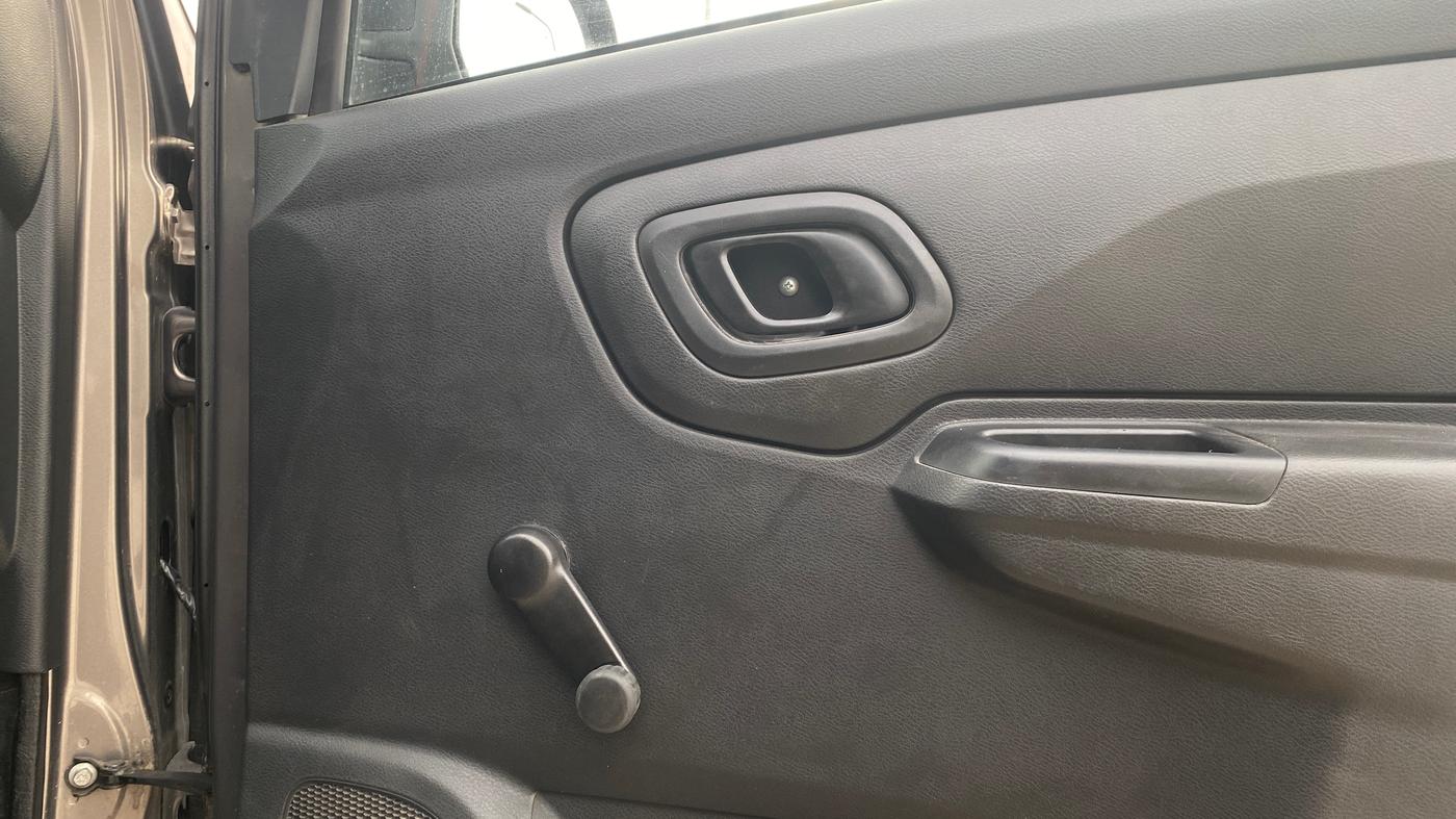 2021 Datsun Redi Go A, Petrol, Manual, 40,360 km, Driver Side Door Panels Control