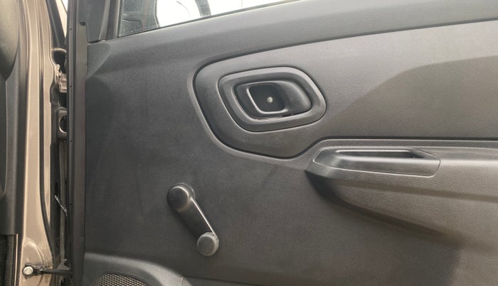 2021 Datsun Redi Go A, Petrol, Manual, 40,360 km, Driver Side Door Panels Control