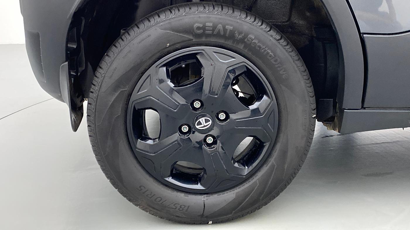 2022 Tata PUNCH ACCOMPLISHED MT, Petrol, Manual, 1,552 km, Right Rear Wheel