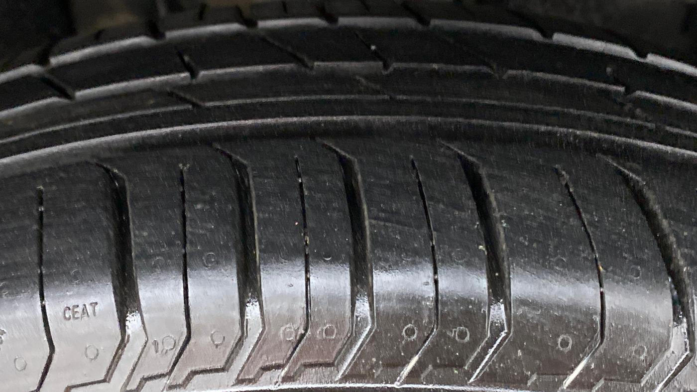 2022 Tata PUNCH ACCOMPLISHED MT, Petrol, Manual, 1,552 km, Right Front Tyre Tread