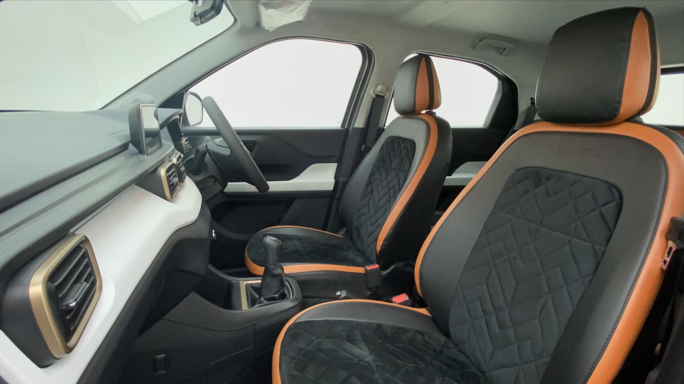 2022 Tata PUNCH ACCOMPLISHED MT, Petrol, Manual, 1,552 km, Right Side Front Door Cabin