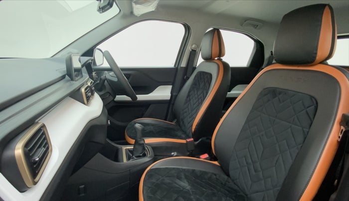 2022 Tata PUNCH ACCOMPLISHED MT, Petrol, Manual, 1,552 km, Right Side Front Door Cabin
