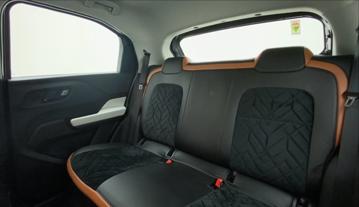 2022 Tata PUNCH ACCOMPLISHED MT, Petrol, Manual, 1,552 km, Right Side Rear Door Cabin