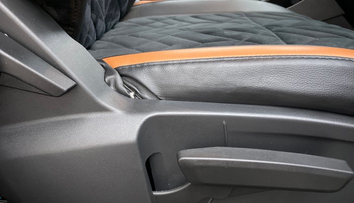 2022 Tata PUNCH ACCOMPLISHED MT, Petrol, Manual, 1,552 km, Driver Side Adjustment Panel