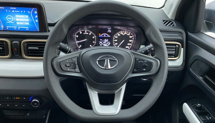2022 Tata PUNCH ACCOMPLISHED MT, Petrol, Manual, 1,552 km, Steering Wheel Close Up