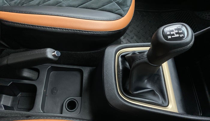 2022 Tata PUNCH ACCOMPLISHED MT, Petrol, Manual, 1,552 km, Gear Lever