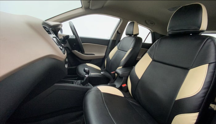 2019 Hyundai Elite i20 ASTA 1.2 (O), Petrol, Manual, 45,462 km, Right Side Front Door Cabin