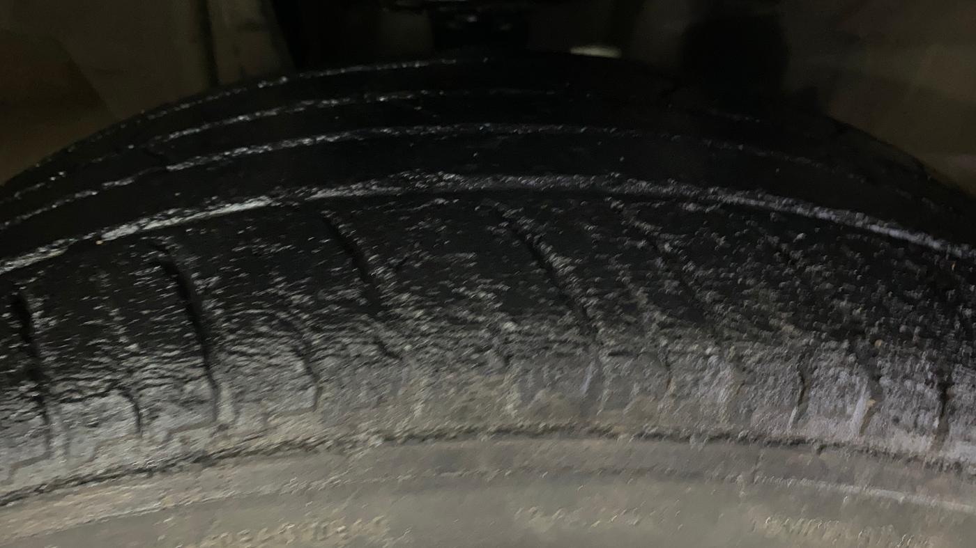 2021 Nissan MAGNITE XL TURBO CVT, Petrol, Automatic, 88,812 km, Right Front Tyre Tread