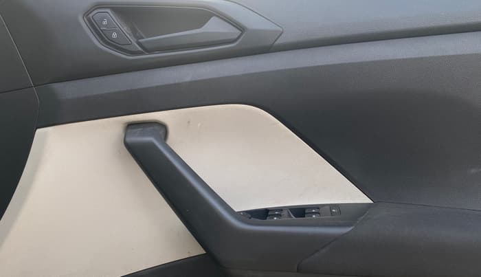 2022 Volkswagen TAIGUN COMFORTLINE 1.0 TSI MT, Petrol, Manual, 43,299 km, Driver Side Door Panels Control