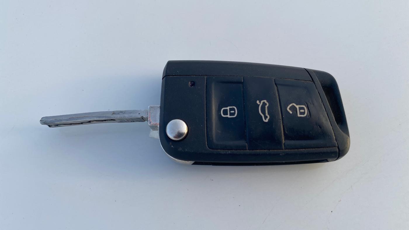 2022 Volkswagen TAIGUN COMFORTLINE 1.0 TSI MT, Petrol, Manual, 43,299 km, Key Close Up