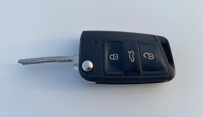 2022 Volkswagen TAIGUN COMFORTLINE 1.0 TSI MT, Petrol, Manual, 43,299 km, Key Close Up