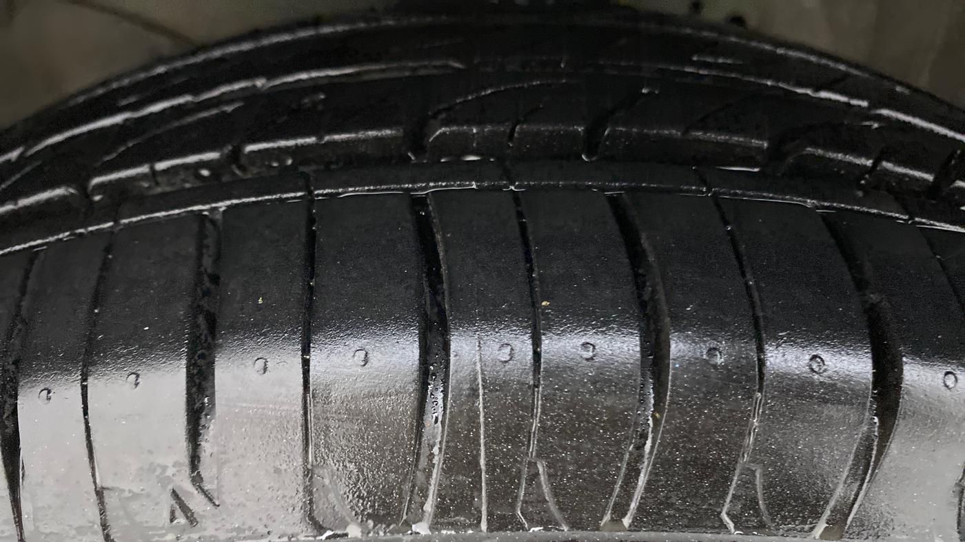 2014 Honda Amaze 1.2 SMT I VTEC, Petrol, Manual, 28,969 km, Left Front Tyre Tread