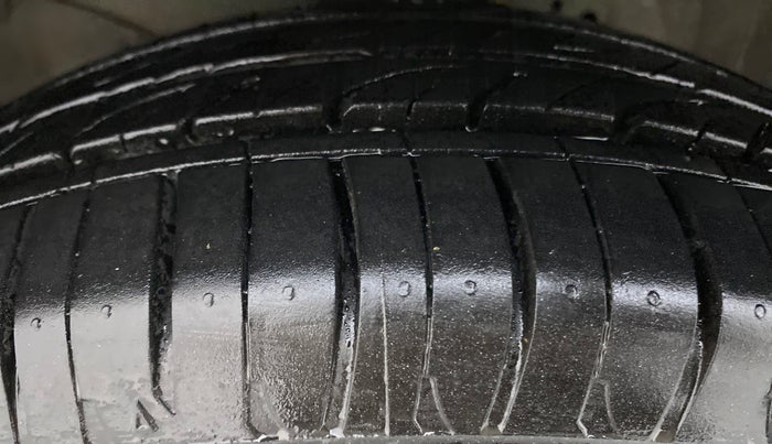 2014 Honda Amaze 1.2 SMT I VTEC, Petrol, Manual, 28,969 km, Left Front Tyre Tread