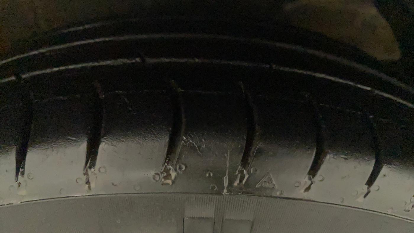 2018 Maruti Swift VDI AMT, Diesel, Automatic, 69,389 km, Right Front Tyre Tread