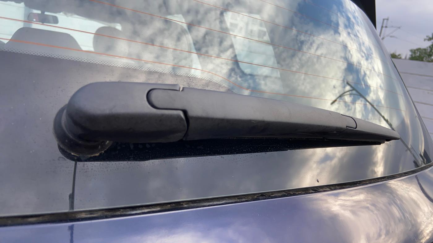 2022 Mahindra XUV700 AX 5 P AT 5 STR, Petrol, Automatic, 20,014 km, Rear Wiper