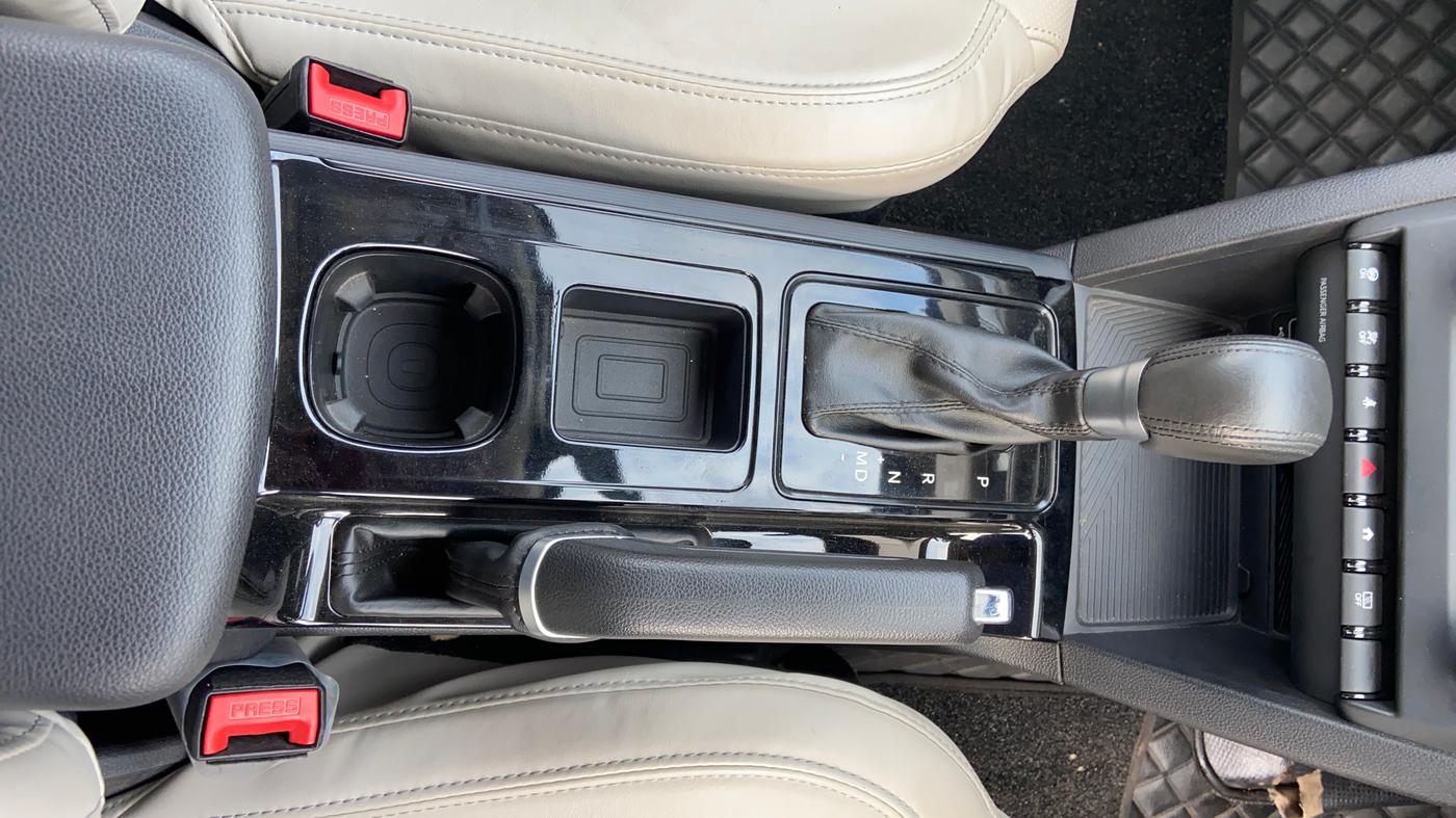 2022 Mahindra XUV700 AX 5 P AT 5 STR, Petrol, Automatic, 20,014 km, Gear Lever