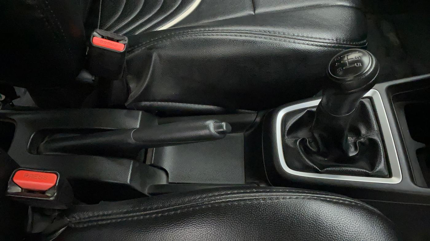 2019 Maruti Swift LXI, Petrol, Manual, 31,466 km, Gear Lever