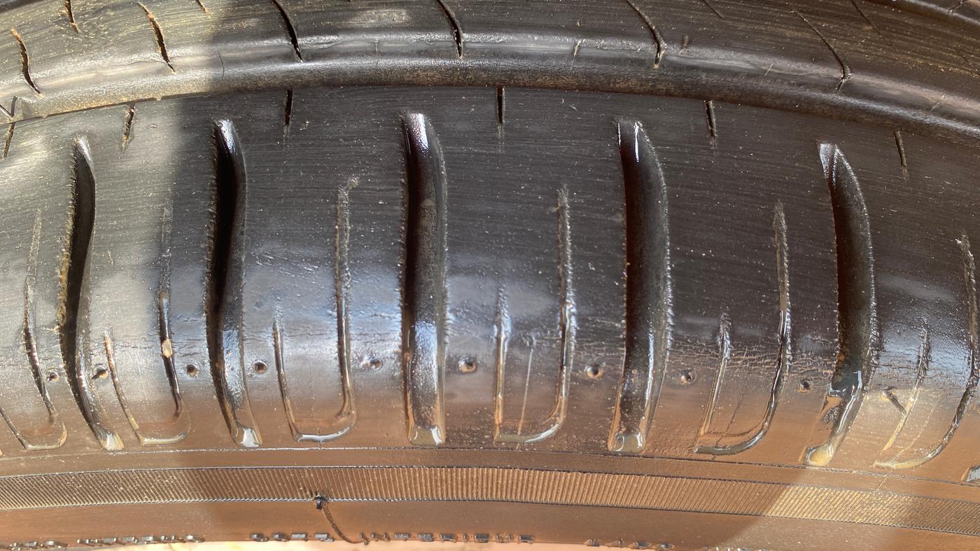 2018 Maruti Swift ZXI AMT, Petrol, Automatic, 1,49,965 km, Right Front Tyre Tread