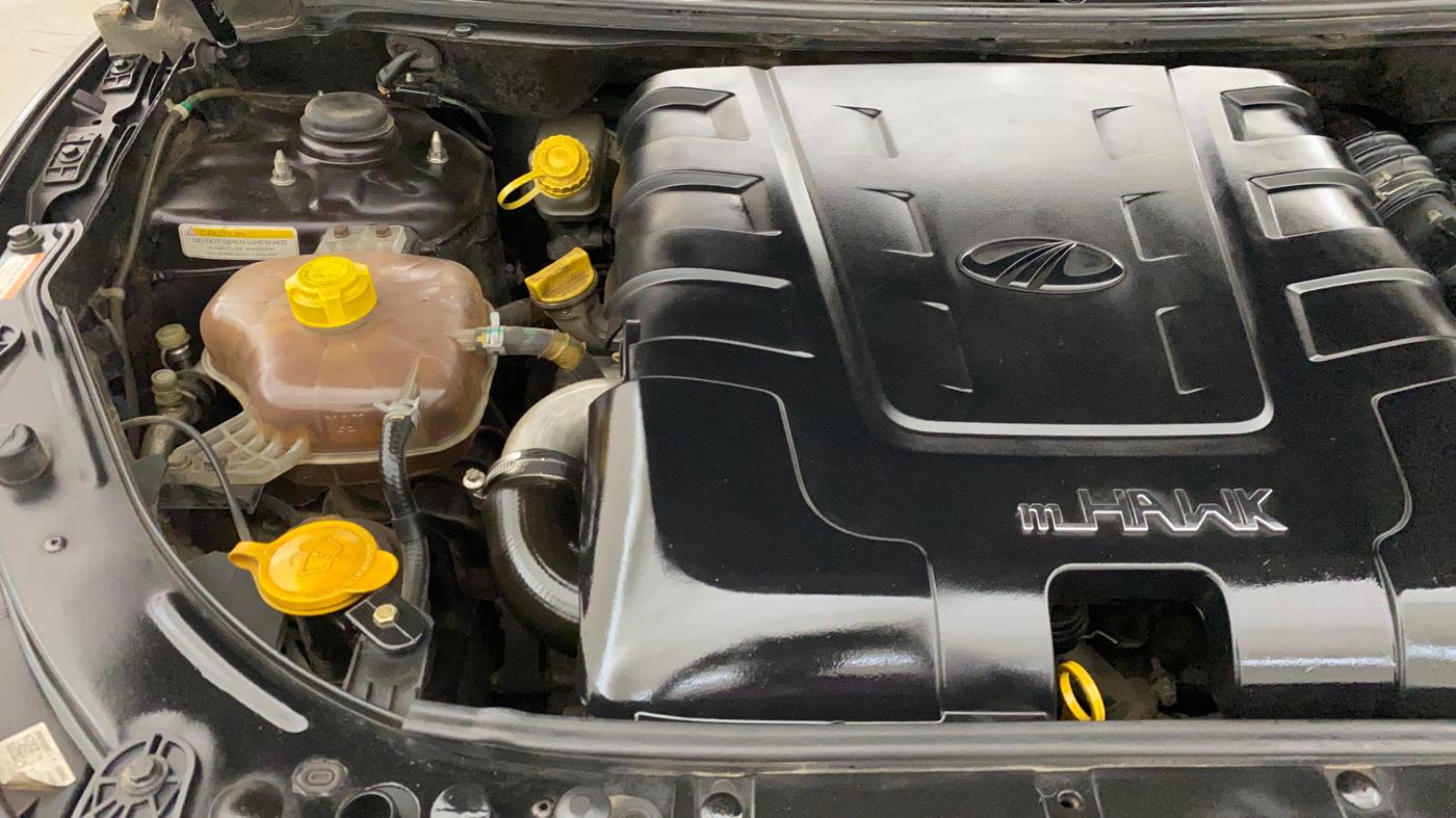 2018 Mahindra XUV500 W10 AT, Diesel, Automatic, 99,702 km, Engine View - Right