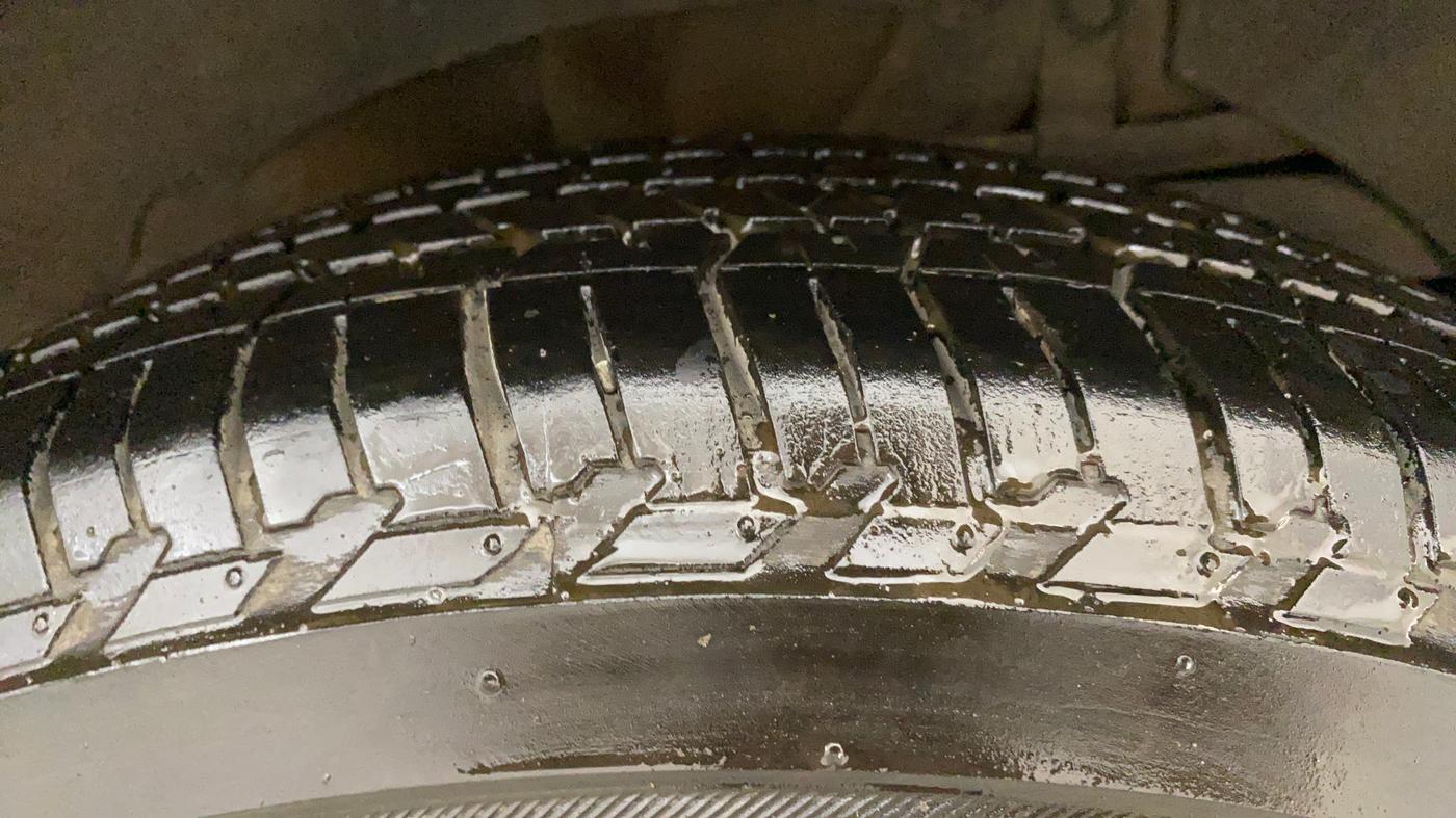 2018 Mahindra XUV500 W10 AT, Diesel, Automatic, 99,702 km, Left Rear Tyre Tread