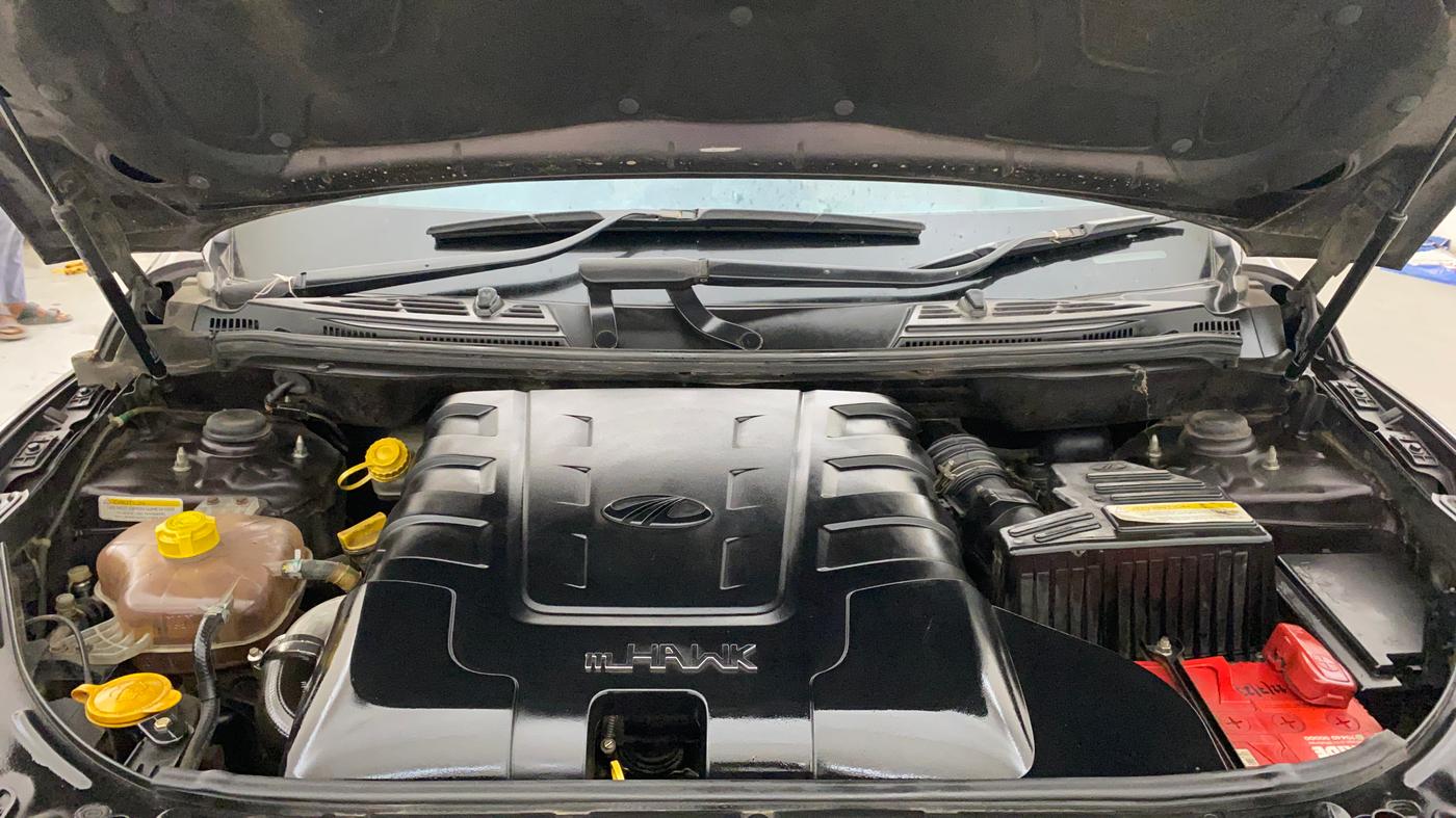 2018 Mahindra XUV500 W10 AT, Diesel, Automatic, 99,702 km, Engine View