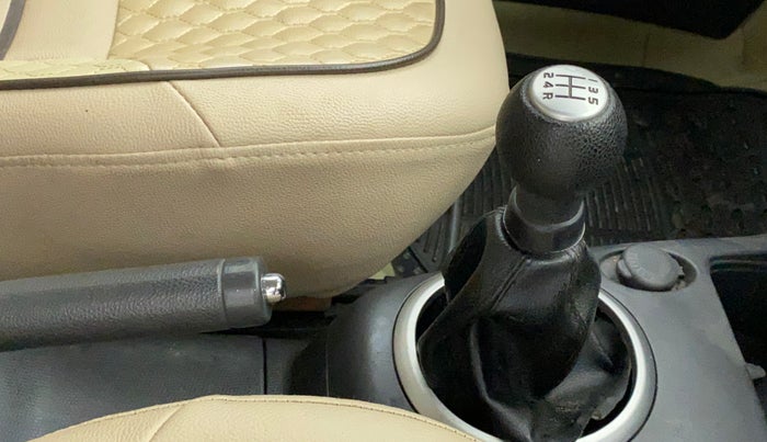 2010 Maruti Swift VXI, Petrol, Manual, 93,897 km, Gear Lever