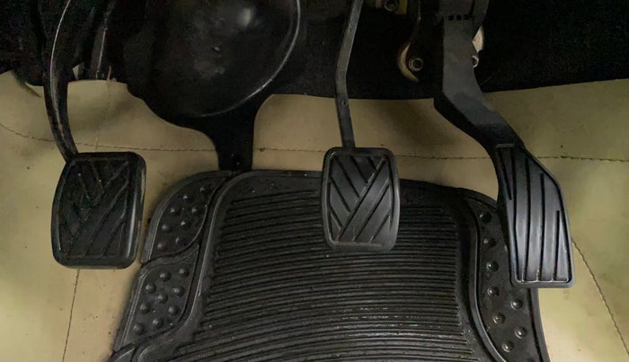 2010 Maruti Swift VXI, Petrol, Manual, 93,897 km, Pedals