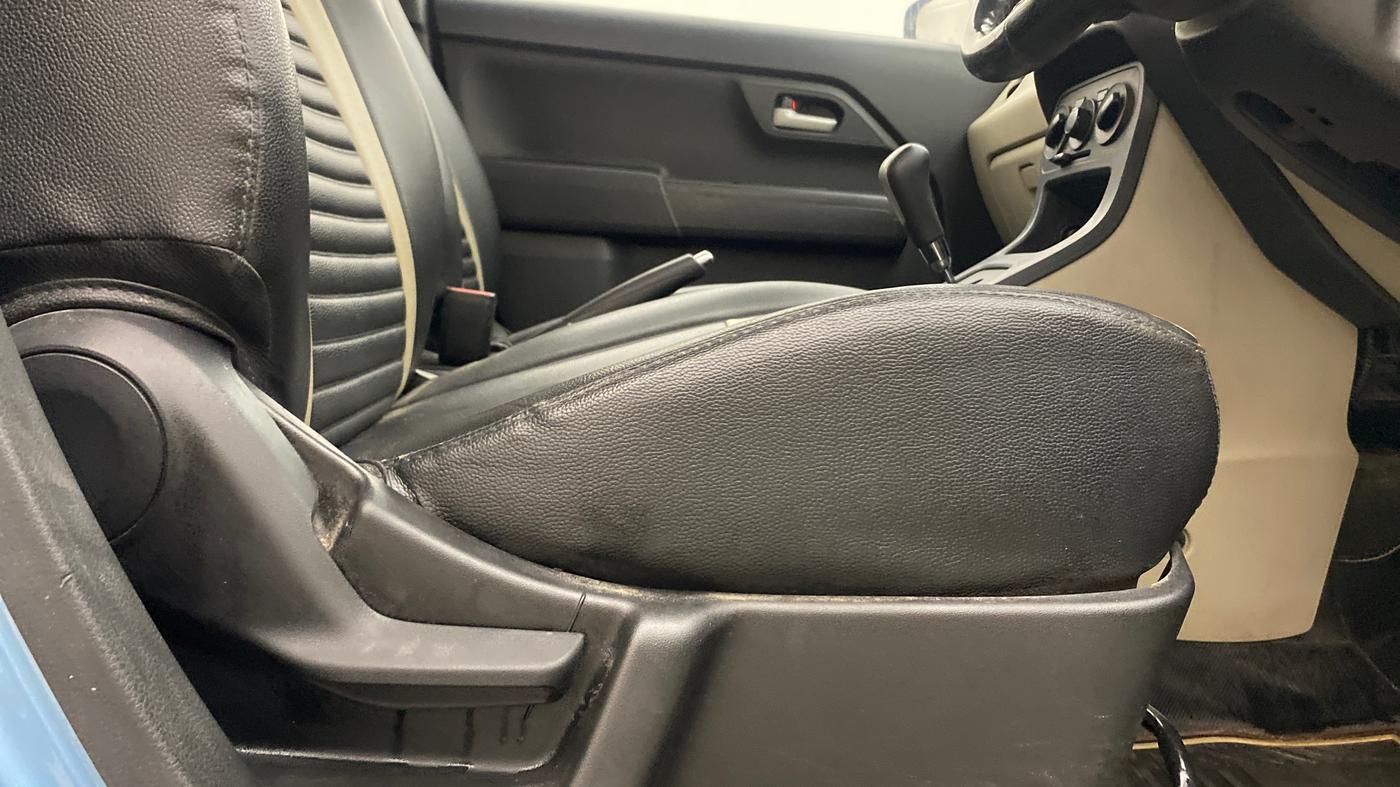 2020 Maruti New Wagon-R VXI 1.2 AMT, Petrol, Automatic, 80,117 km, Driver Side Adjustment Panel
