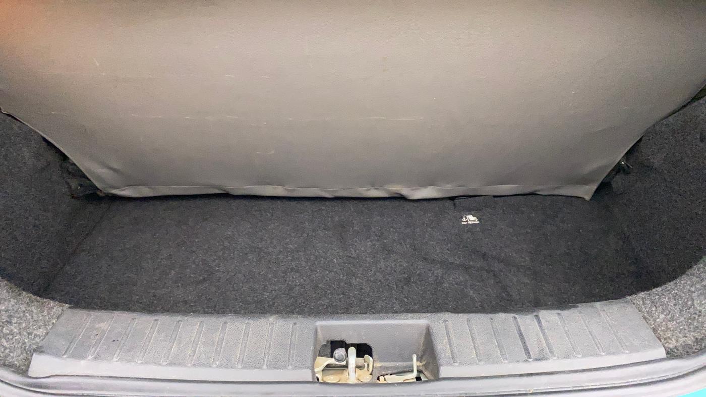 2016 Mahindra Kuv100 K8 D 6 STR, Diesel, Manual, 97,857 km, Boot Inside