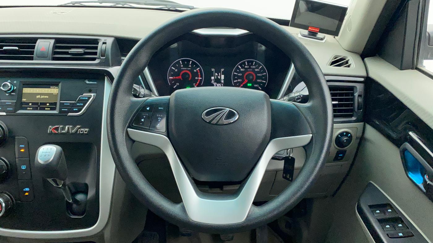 2016 Mahindra Kuv100 K8 D 6 STR, Diesel, Manual, 97,857 km, Steering Wheel Close Up