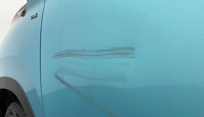 2016 Mahindra Kuv100 K8 D 6 STR, Diesel, Manual, 97,857 km, Front passenger door - Minor scratches
